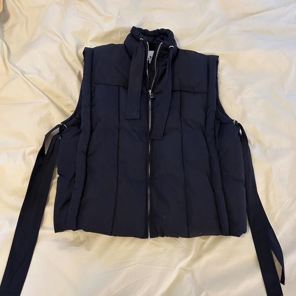 Ganni Black Oversized Puffer Vest 
Size xxs/xs